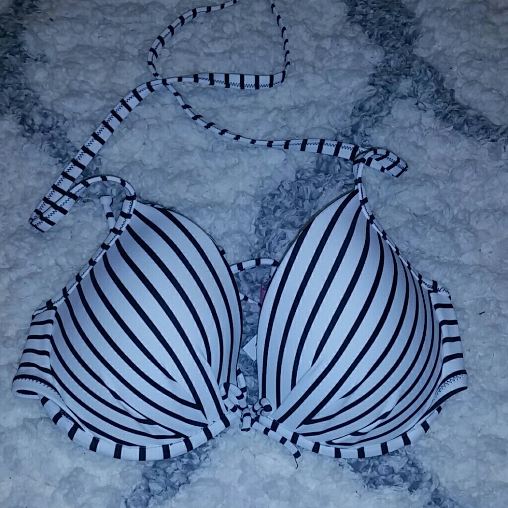 Victoria's Secret Fabulous Swim Top, NWOT,36C