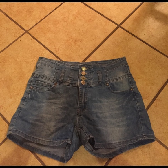 High wasted jean shorts - Picture 1 of 2