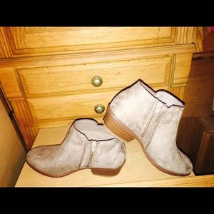 Short boots , style cowgirl