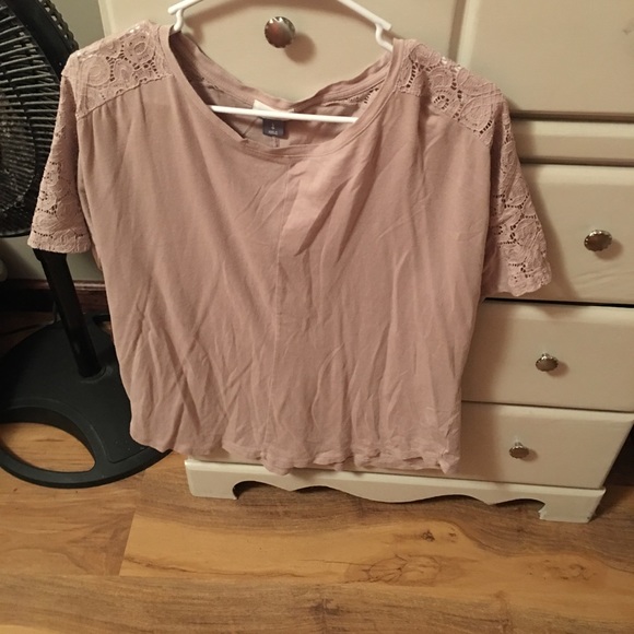 Old navy lace sleeve blouse. - Picture 1 of 2