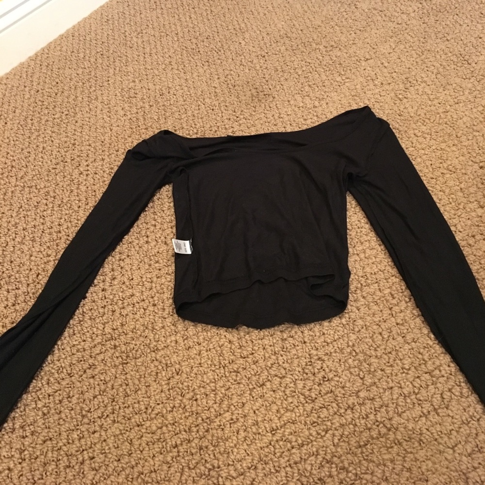 Brandy Melville long sleeve crop
