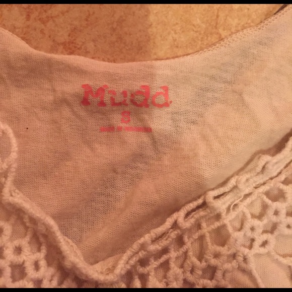 White lace tank - Picture 2 of 3