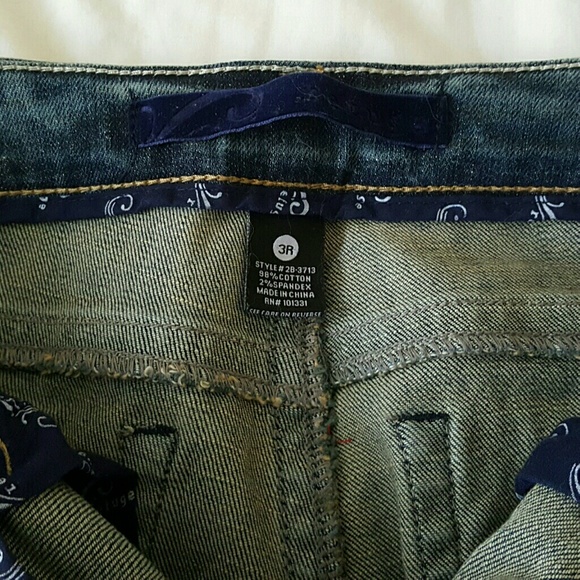 Jeans - Picture 2 of 4