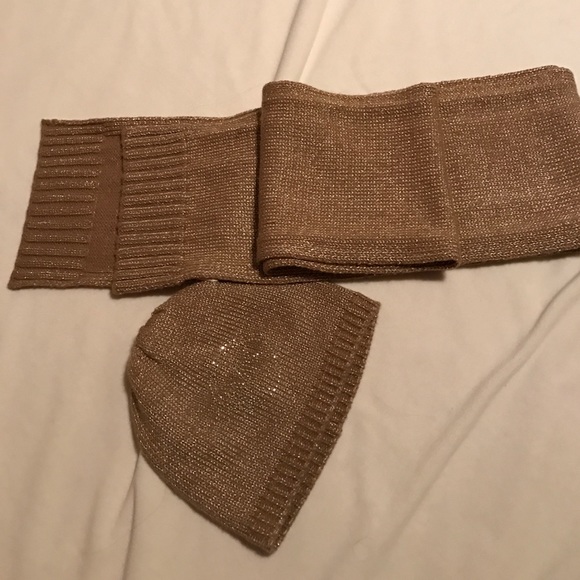 MK. Scarf/hat set