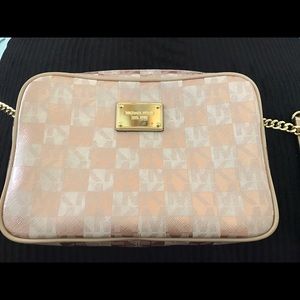 (SOLD) Michael Kors Jet Set Crossbody Bag