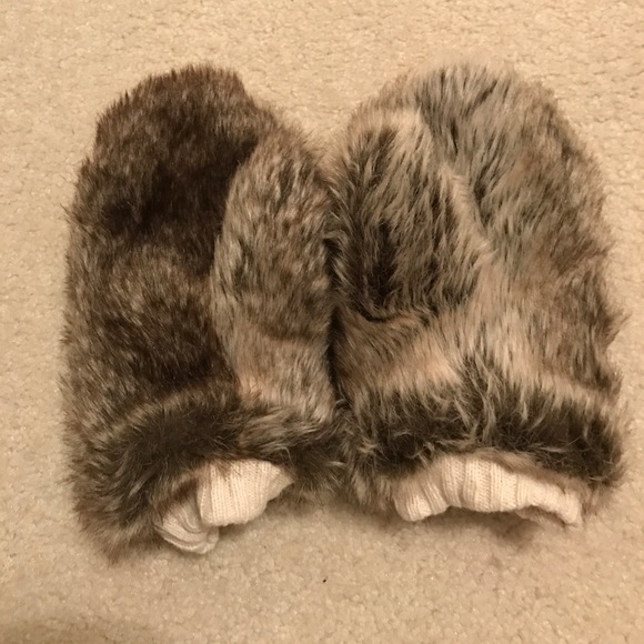 Accessories - Fur Mittens