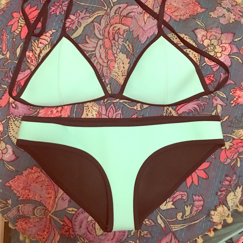 Triangl Bikini Set - Small Bottom / Medium Top