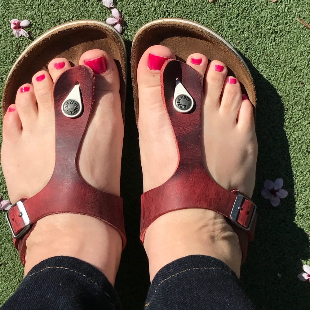 *FIRM* Birkenstock Gizeh Red Leather Sport Sole 38