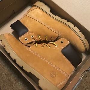 Timberland Boots , Woman's 9/Men's 7