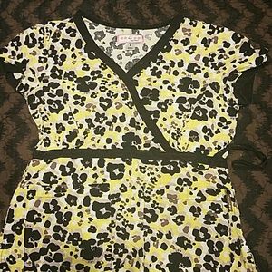 Black and yellow Leopard scrub top