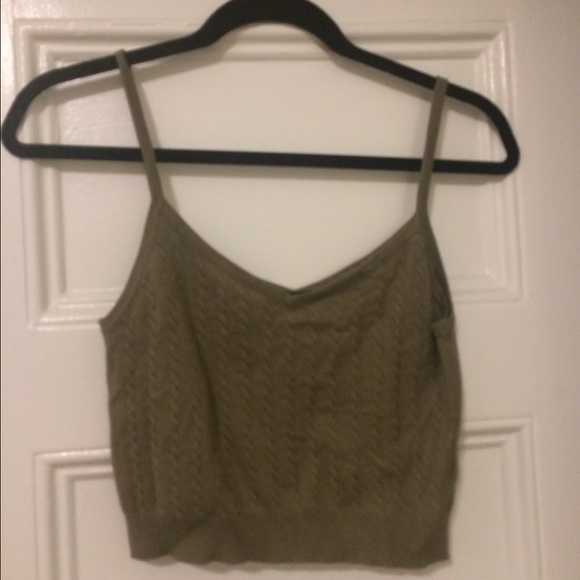 Forever 21 Tops - Forever21 cable knit crop sweater tank