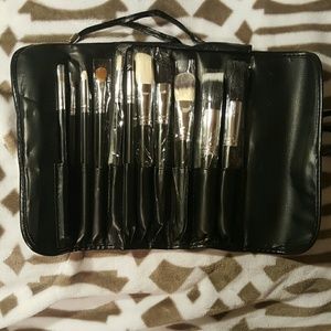 Final Sale Crown Brush Hautelook Exclusive 11pc