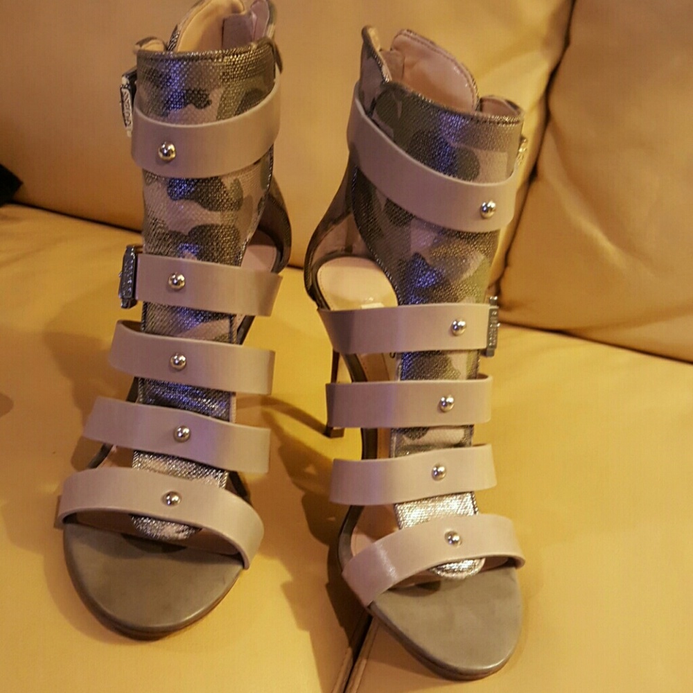 Guess Lany Multi- Buckle Gladiator Sandals