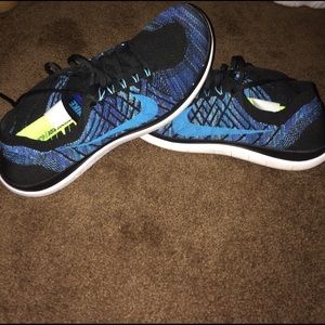 Nike running shoes 4.0