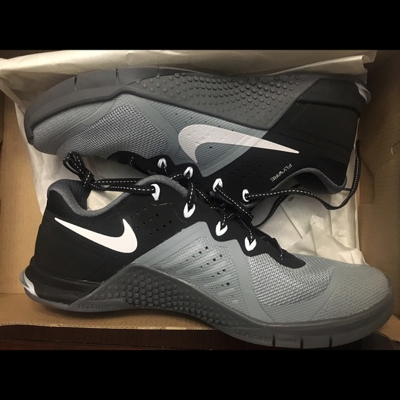 NEW WMNS Nike Metcon 2 Sneakers, 7.5 - Picture 2 of 8