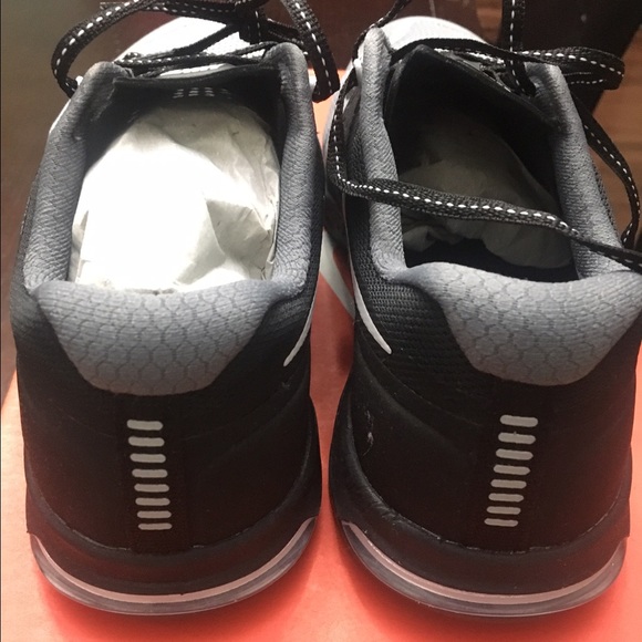 NEW WMNS Nike Metcon 2 Sneakers, 7.5 - Picture 3 of 8