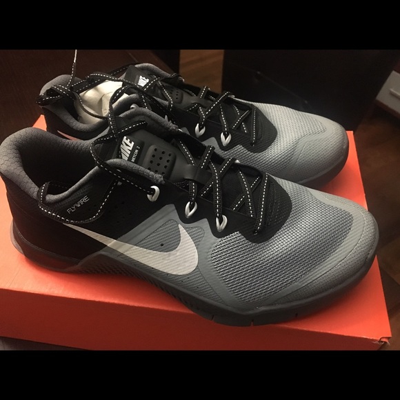 NEW WMNS Nike Metcon 2 Sneakers, 7.5 - Picture 4 of 8