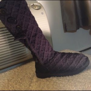 Black ugg knit boots size 8
