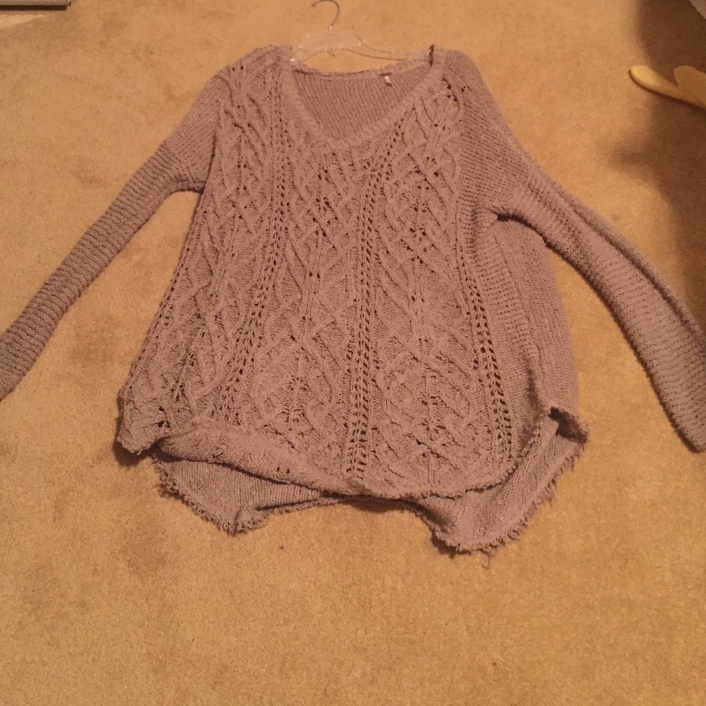 Free people sweater NEEDS TO GO!!¡¡¡