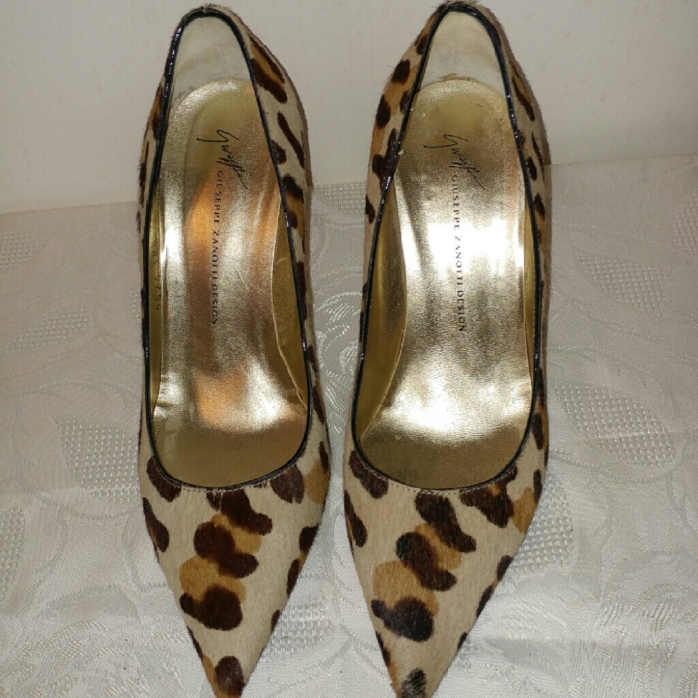 100% Authentic Giuseppe Zanotti Classic Pump.