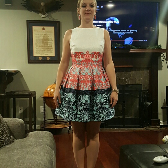 Untwine It Red and Navy Baroque Dress - Picture 4 of 4