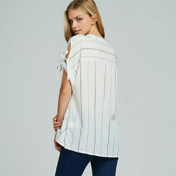 💥SALE!!!💥 Woven kimono style top - Picture 4 of 4