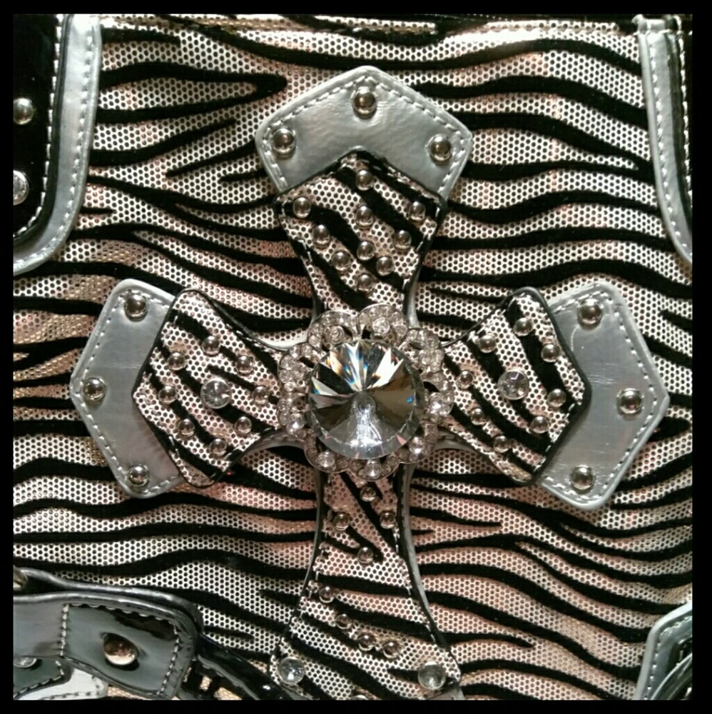 Today Only Sale!! Gorgeous Cross Purse