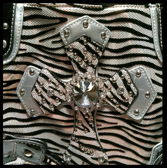 Today Only Sale!! Gorgeous Cross Purse - Picture 1 of 4