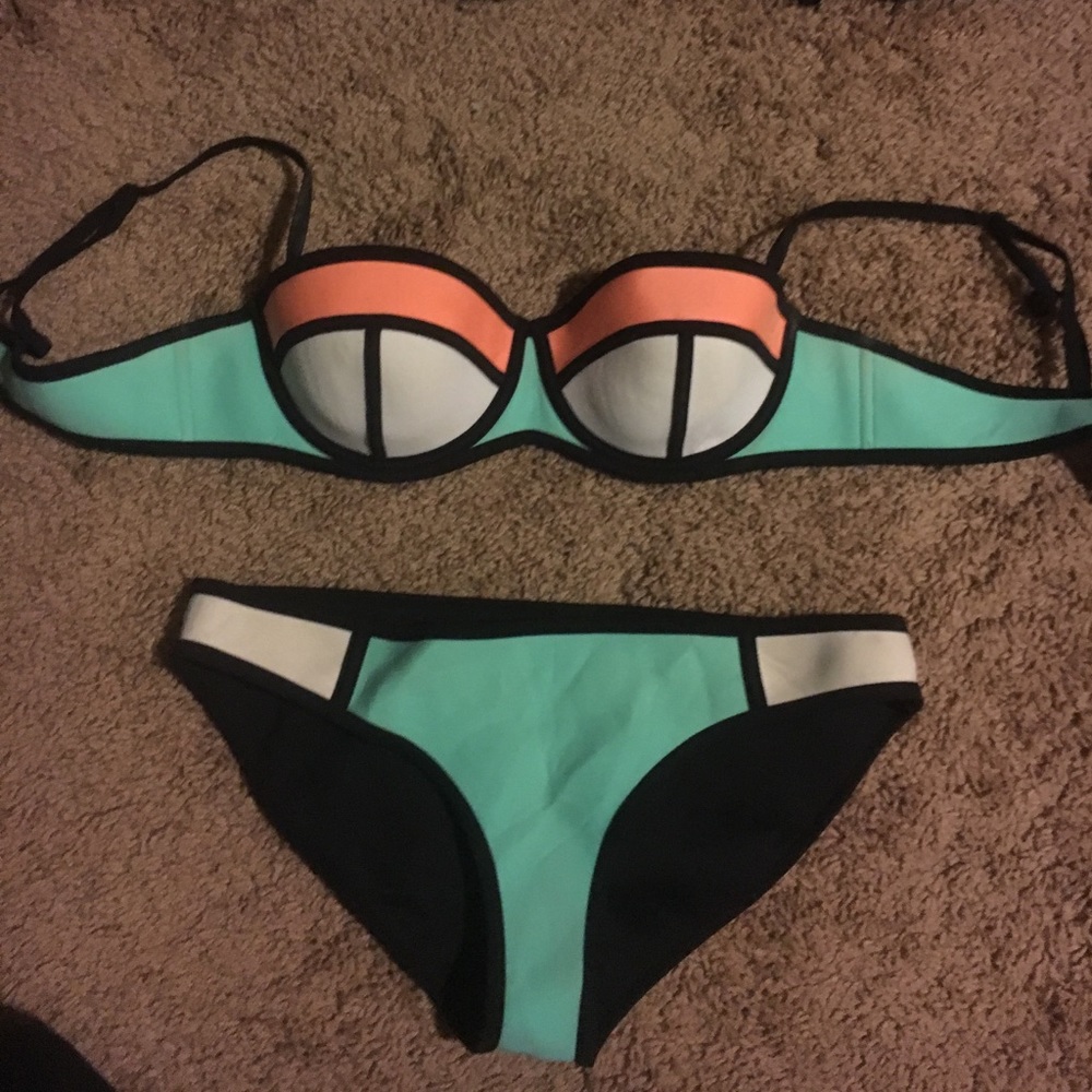 Authentic triangl bikini