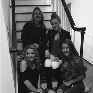 Meet your Posher, Kenna