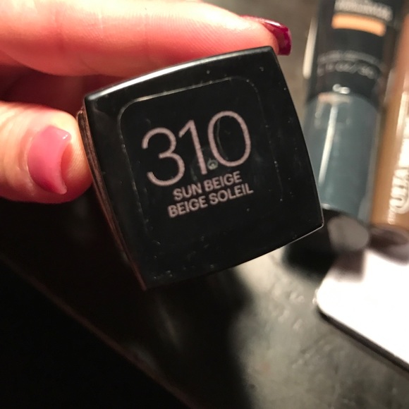 Make up bundle - Picture 2 of 3