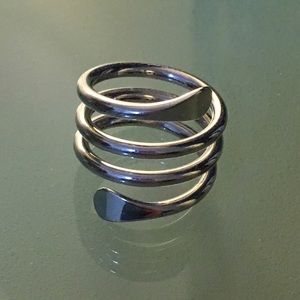 Lia Sophia silver tone spiral ring size 7