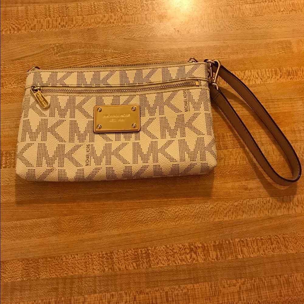 Michael Kors wristlet