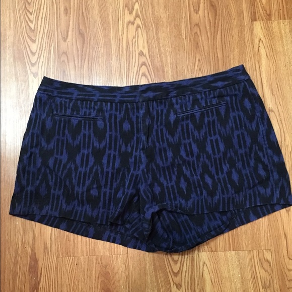 GAP Pants - Gap Ikat print shorts