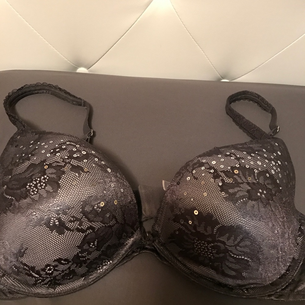 Victoria's Secret body by Victoria push up bra 36C