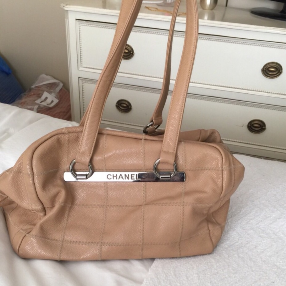 Chanel - Beige Square Stitch Caviar Leather Bag - Picture 2 of 4