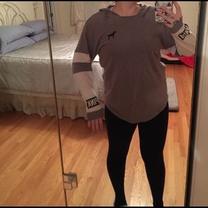 Lightweight pullover