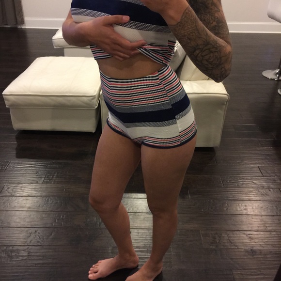 Retro Stripe High Waisted Shorts - Picture 2 of 8