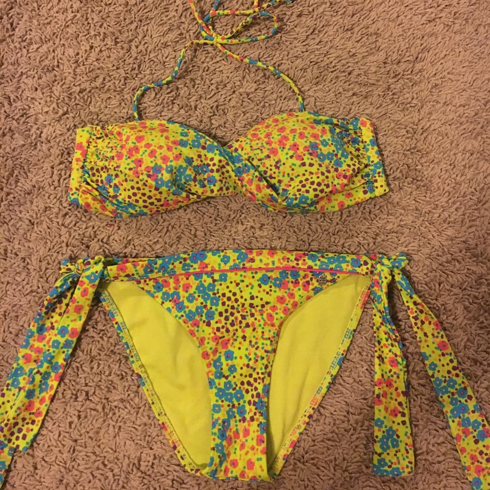 Green Hurley bikini
