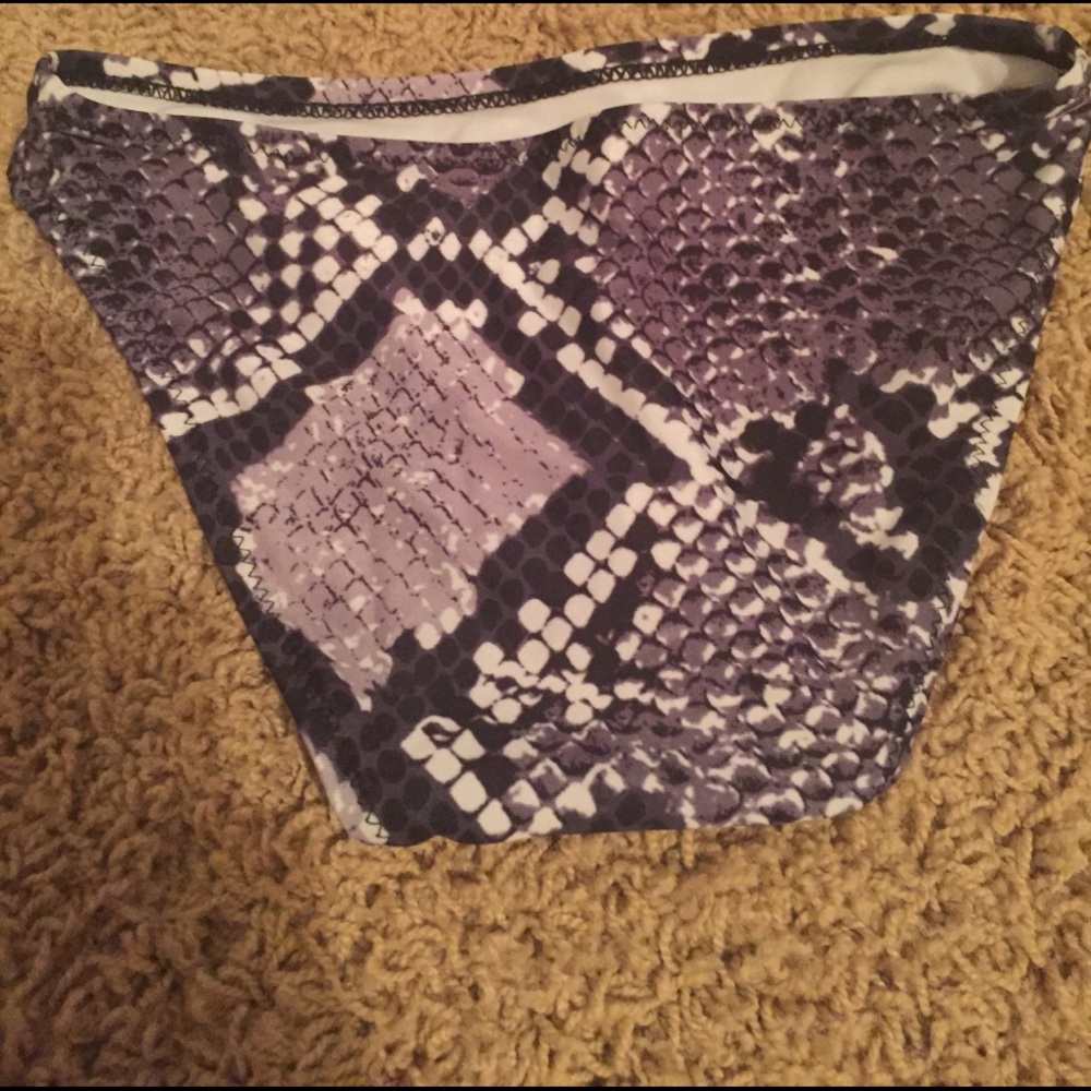 bikini bottom - Picture 2 of 3