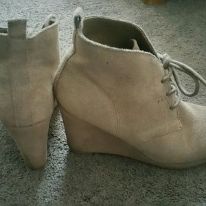 Tan wedges