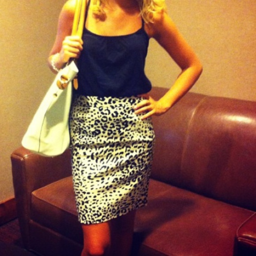 Leopard print LOFT skirt
