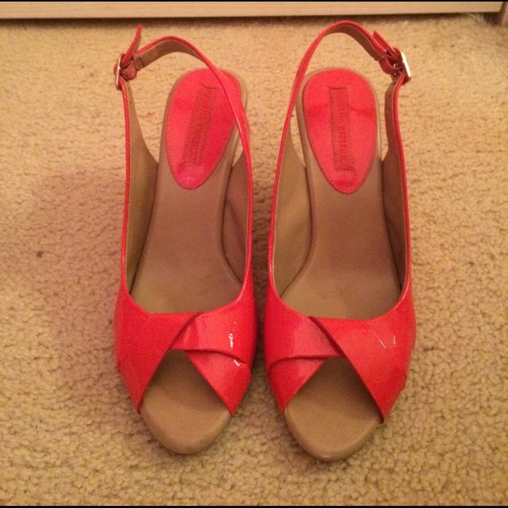 Banana republic orange wedges