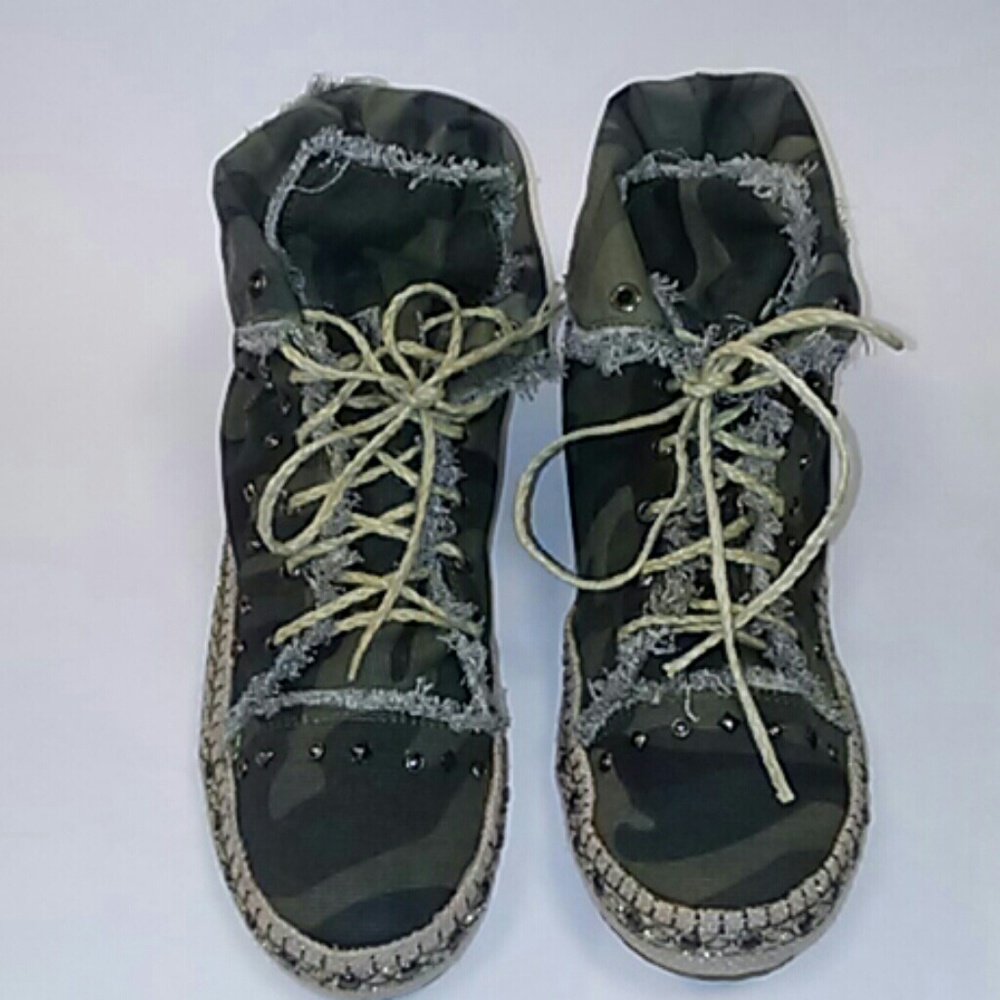 Camo Studded Espidrille High Top City Shoe\Sneaker