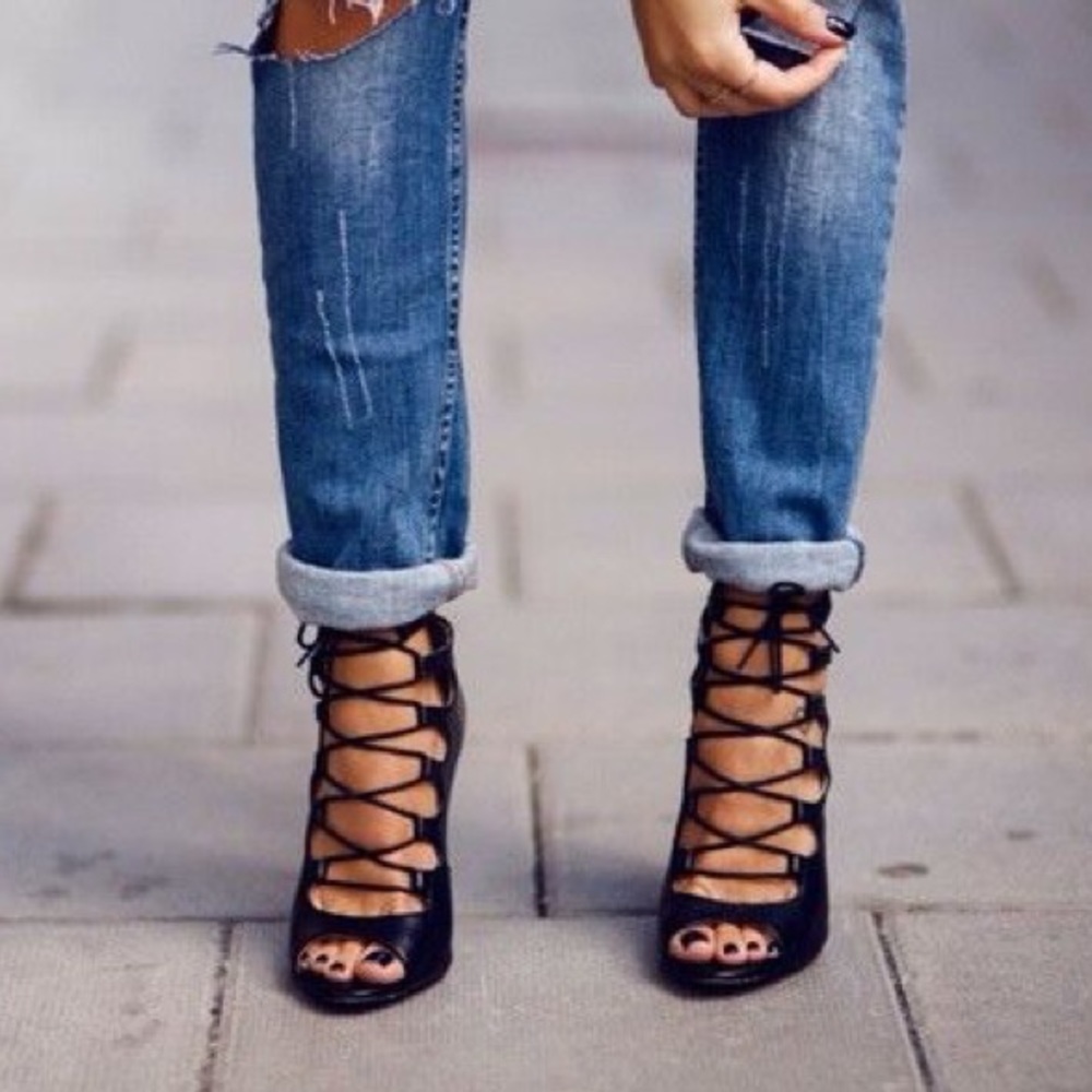 🎉SOLD🎉 Black Lace Up Heels