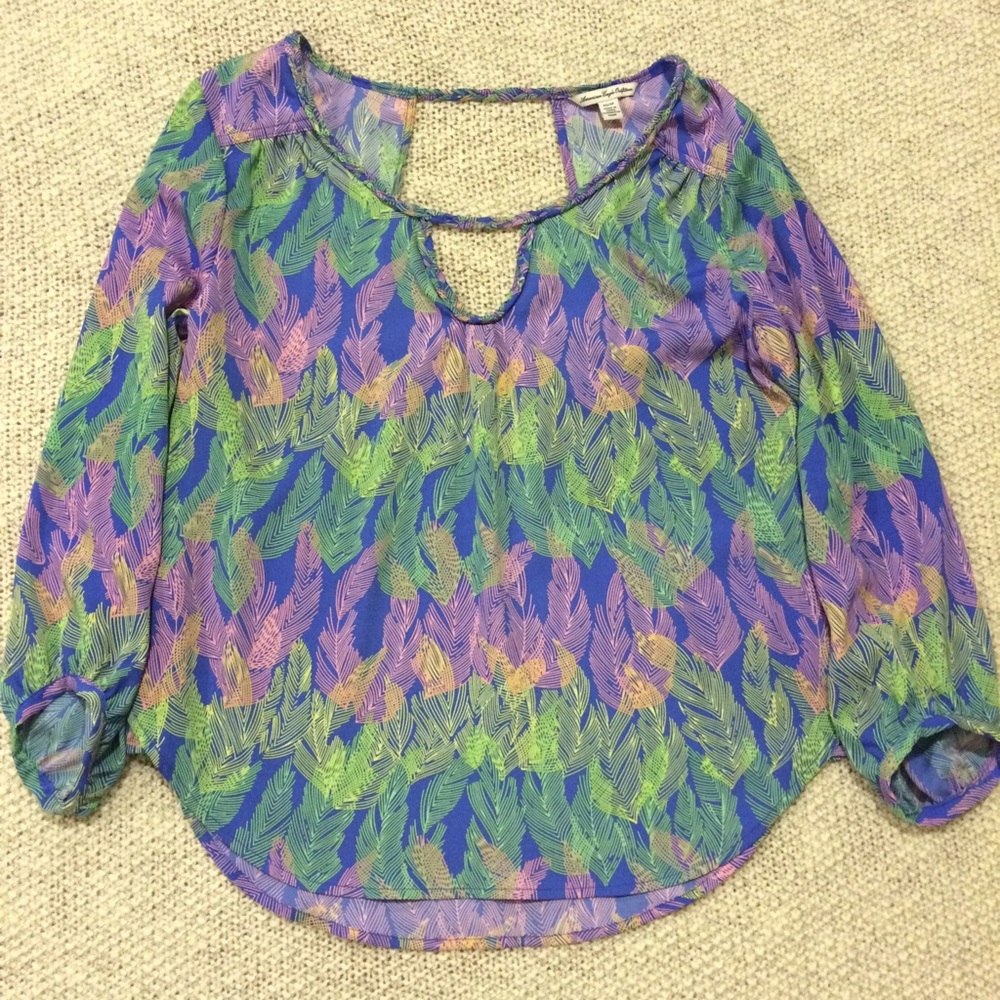 AE feather top