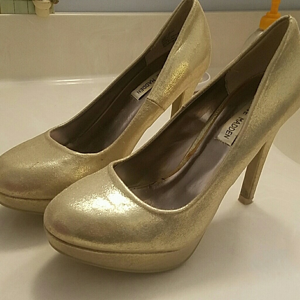 Steve Madden pumps