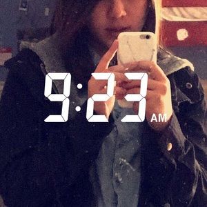 Meet your Posher, Alexis