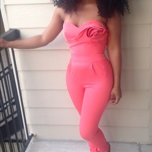 Cute coral jumpsuit 😊💜!