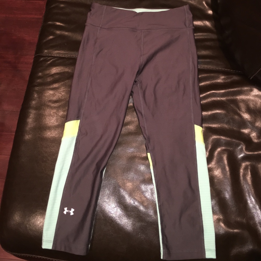 Under Armor Capri Compression Leggings